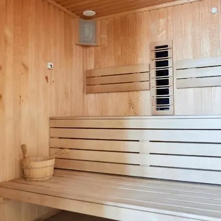 Apartman Alezzi & *